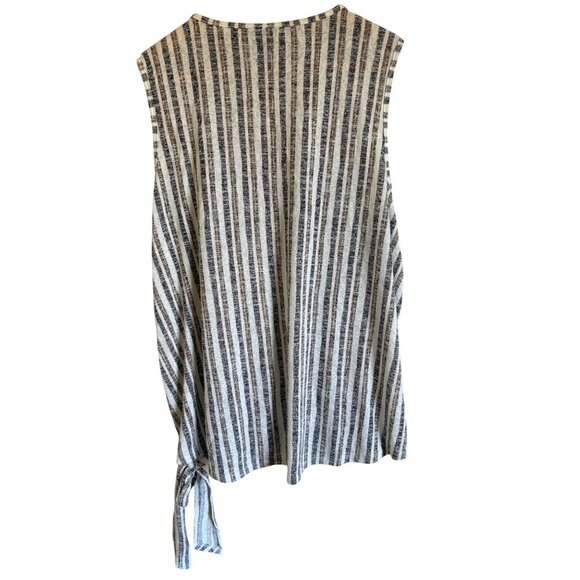 Bobeau 2X Striped Tie Front Faux Wrap Sleeveless Top - Picture 2 of 9